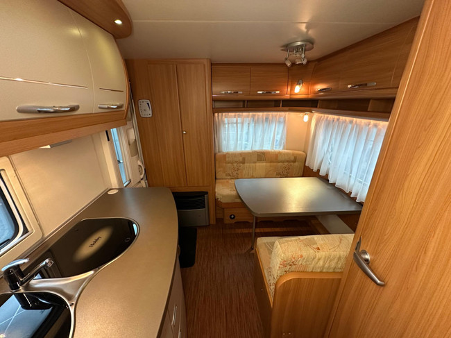 Hobby De Luxe 440 SF photo: 22