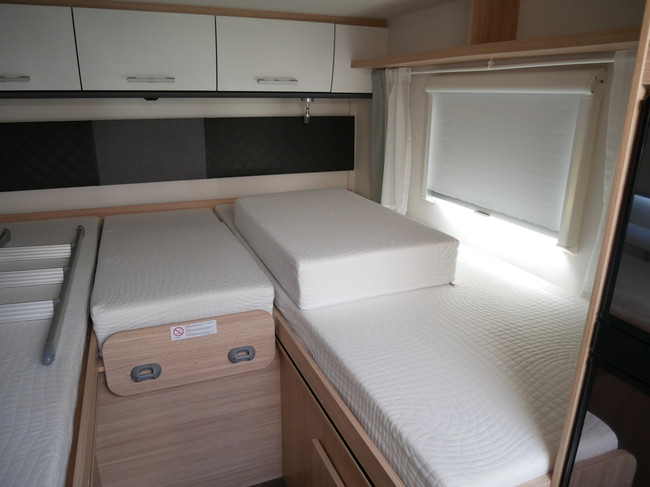 Sunlight T67, 9-Traps automaat, Lengtebedden, XXL Garage foto: 18