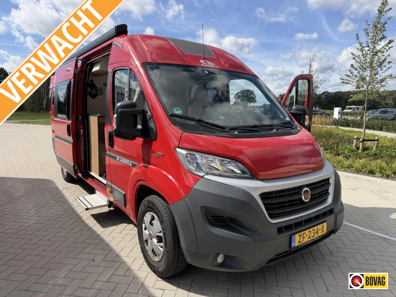 Adria Twin 640 SLX zonnepaneel - trekhaak 