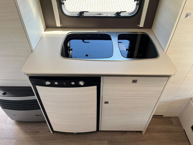 Caravelair Antares 476 Family Bunk bed | Bicycle rack | Awning | TV | French bed | Train seat | Screen photo: 15
