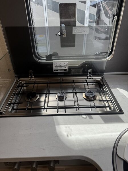 Hymer B MC I 680 equipado con potente Mercedes 9 G Tronic 170 CV AUTOM&Aacute;TICO camas individuales + cama abatible (56 foto: 38