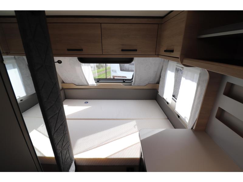 Weinsberg CaraOne 420 QD Model 2026 Dwars Bed 887  foto: 8