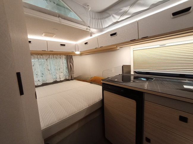 Eriba Touring 310 Harbour Blue foto: 7