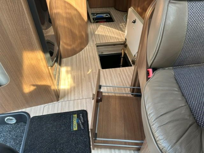 Carthago C-Tourer I 149 GÉÉN HEFBED LEVELSYSTEEM  foto: 18