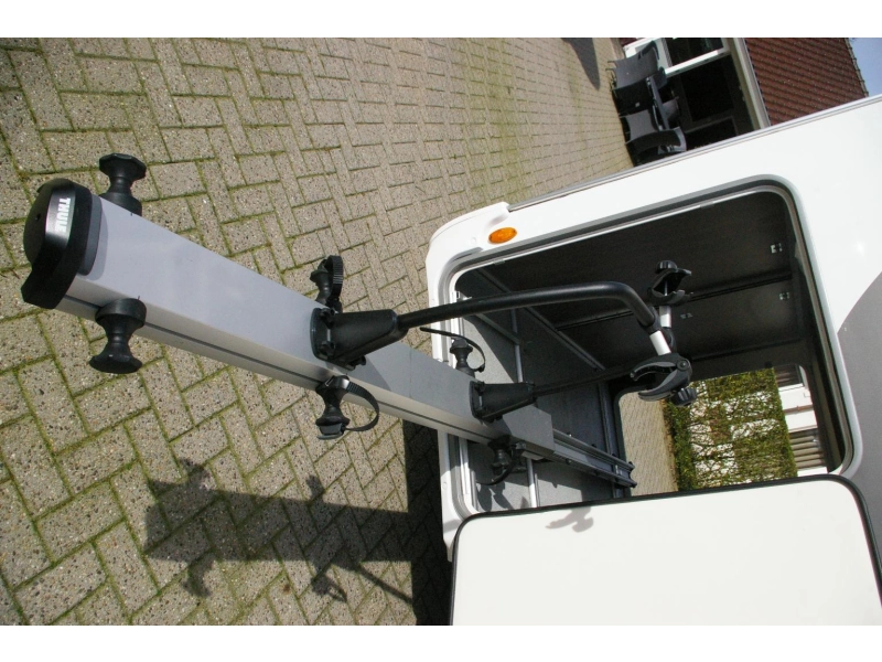 Bürstner Ixeo Time IT 726 G Enkele bedden, Hefbed.  foto: 6
