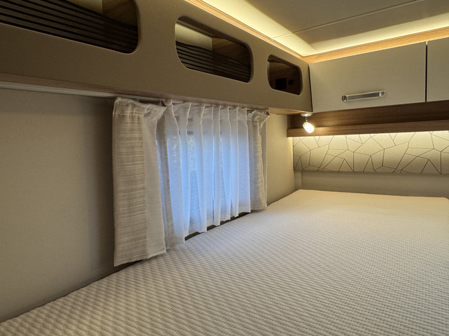 Weinsberg CaraCompact Pepper Edition 600 MEG 140 CV Autom&aacute;tico 9 velocidades Euro 6 Fiat Ducato 8 **Camas individuales/Portabicicletas/Sat&eacute;lite/Smart TV foto: 17