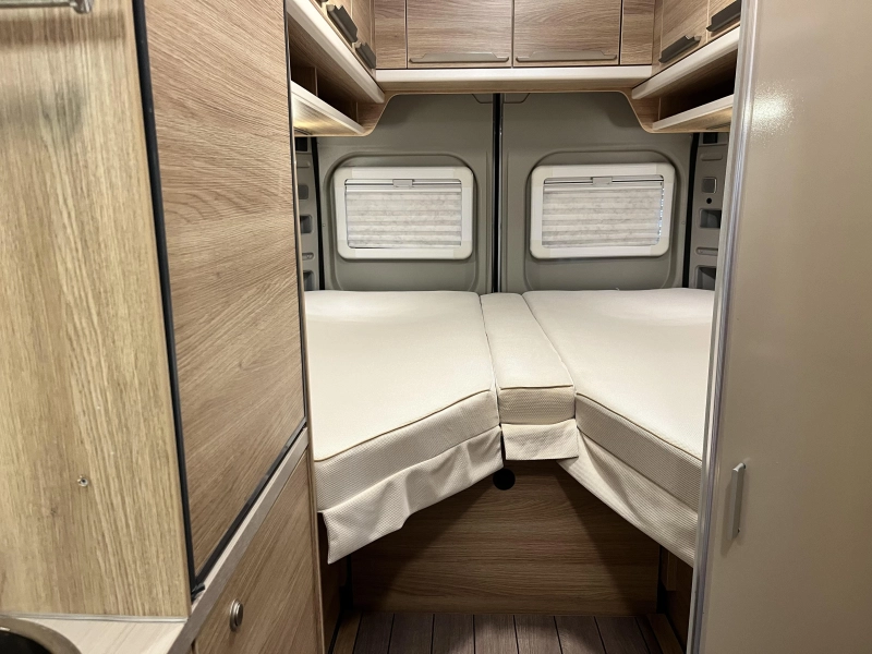 Knaus Boxstar Freeway 630 Camas longitudinales / opciones completas foto: 12