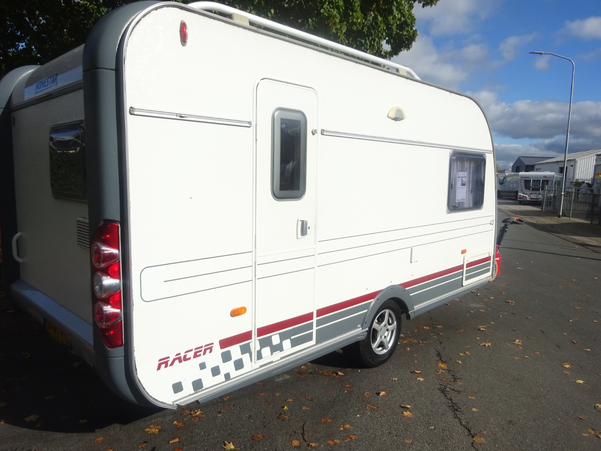 Homestar Racer 430 Vast Bed en Treinzit #TOPPER# foto: 6