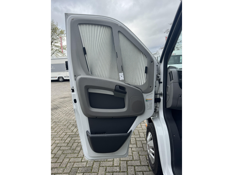 Dethleffs Globebus 3 T More spacious round seating photo: 7