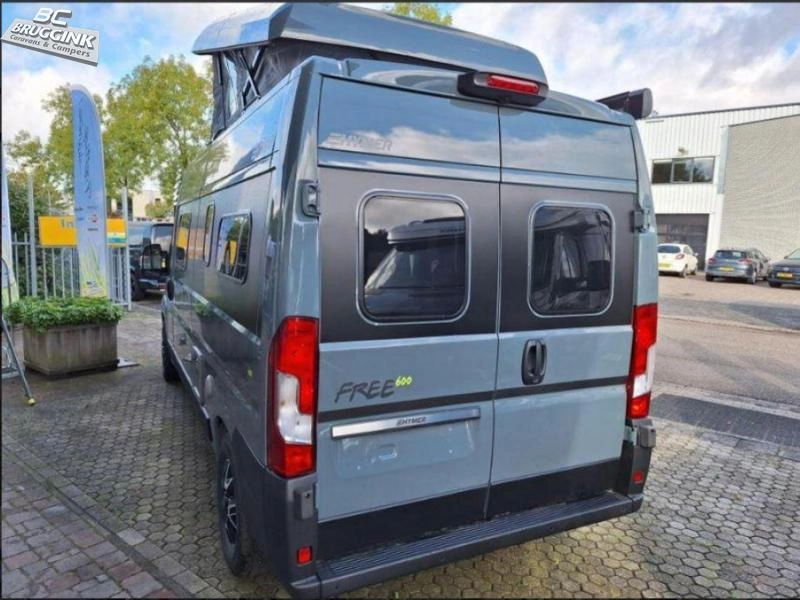 HymerCar Free 600 Dwars bed en Hefdak/Bed  foto: 12
