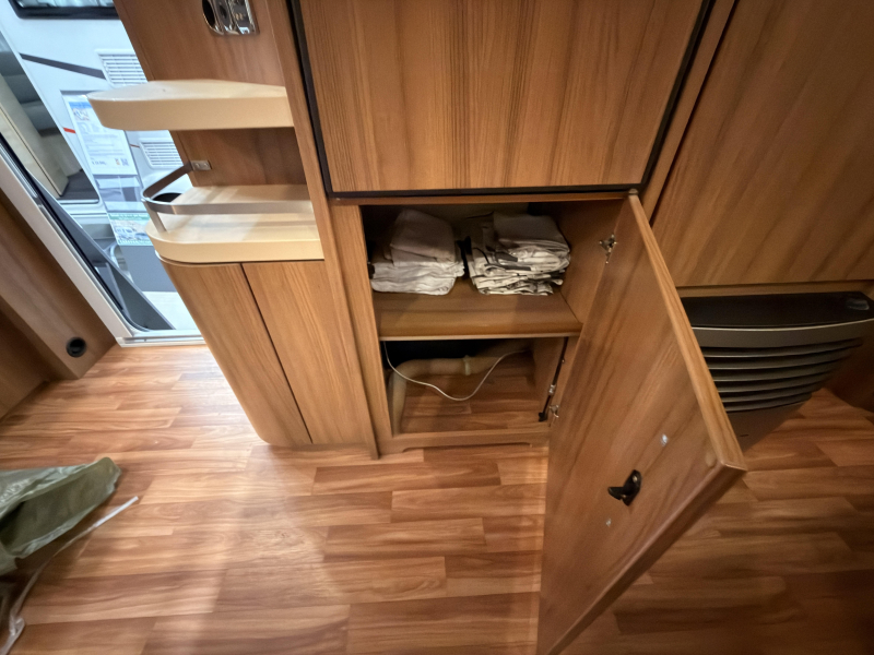 Knaus Sudwind Exclusive 580 UF mover+avance+aire acondicionado de banco foto: 18