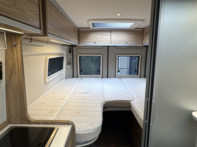 Hymer Yosemite 600 L&Auml;NGSBETTEN 160 PS Euro6 Fiat Ducato **Einzigartig/Dieselheizung/4 Sitzpl&auml;tze/2x Wohnraumbatterie/Markise/1. Besitzer/Nur Foto: 13