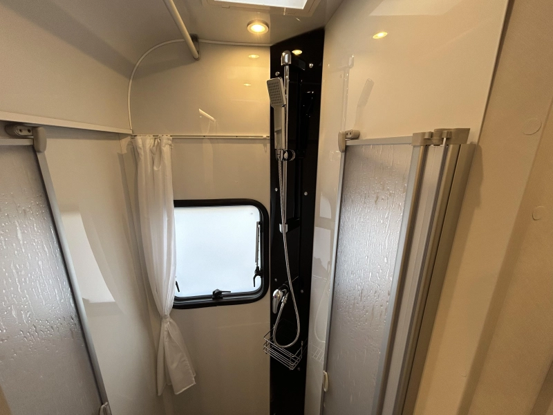 Dethleffs Trend T 7017 EB Automatic + low beds photo: 14