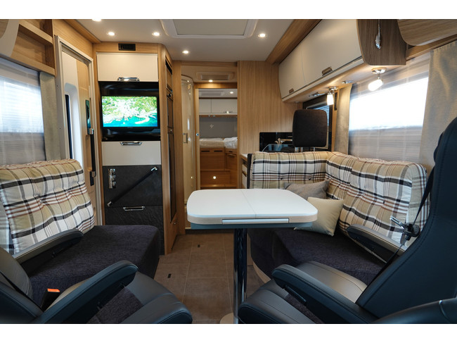 NIESMANN BISCHOFF Arto 85 E 180Pk Automatic | Eifel grey | New | 4-seater | Roof air conditioning photo: 5