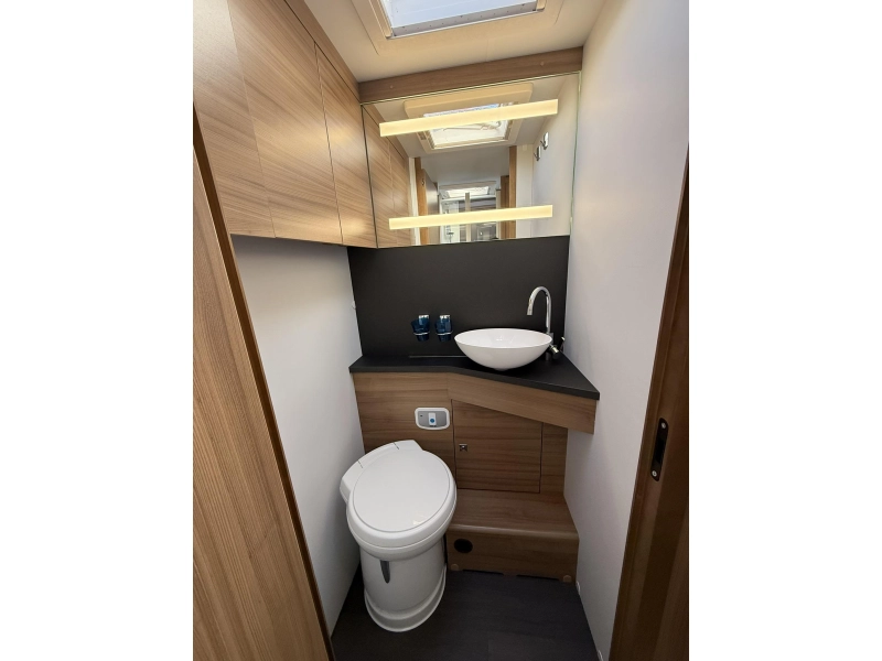 Adria Coral XL Plus 670 SL - FAMILIENWOHNMOBIL Foto: 19