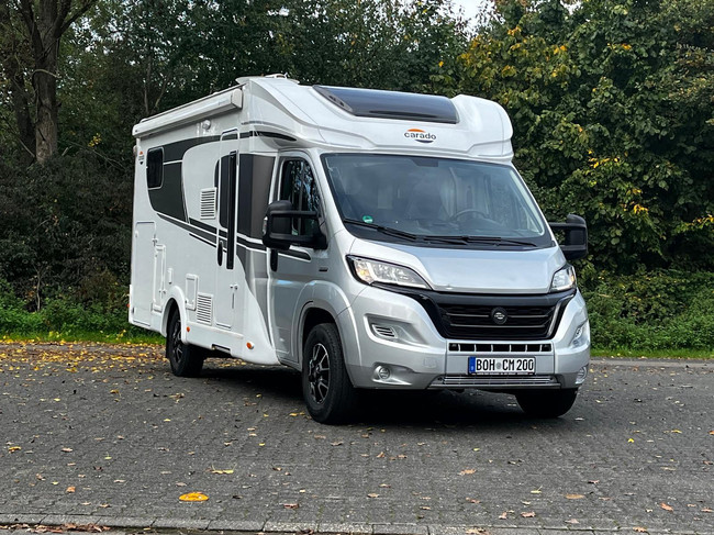 Carado T 338 Teilintegriert | Tempomat | Markise | R&uuml;ckfahrkamera | Dusche | Toilette | 4 Schlafpl&auml;tze | TV mit aut. Sat Foto: 3
