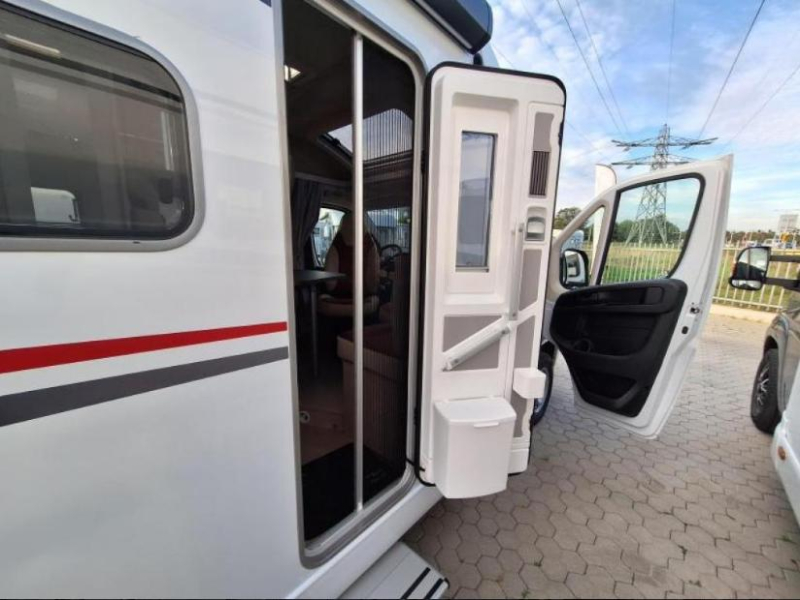 Bürstner Nexxo Van T 690 G LENGTE BEDDEN + BEARLOCK  foto: 5
