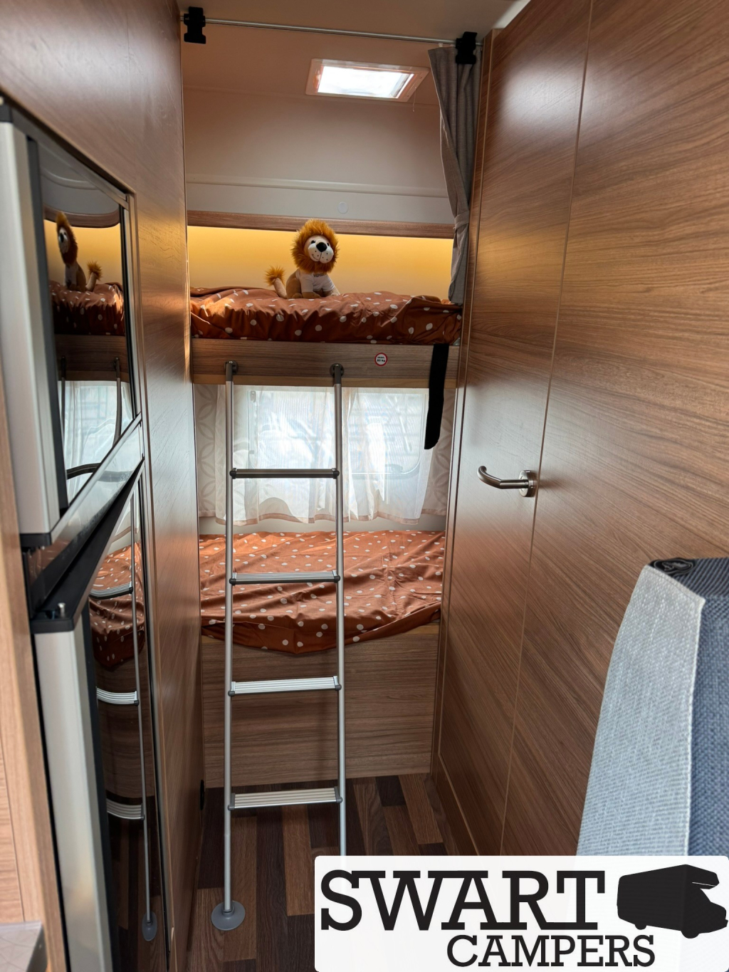 Weinsberg CaraHome 600 DKG, Autom&aacute;tico 6 personas Litera Capuchina foto: 19