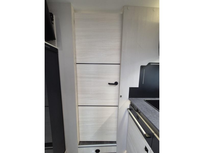 Chausson Titanium Ultimate 777 Arctic WITHOUT DROP-DOWN BED photo: 19