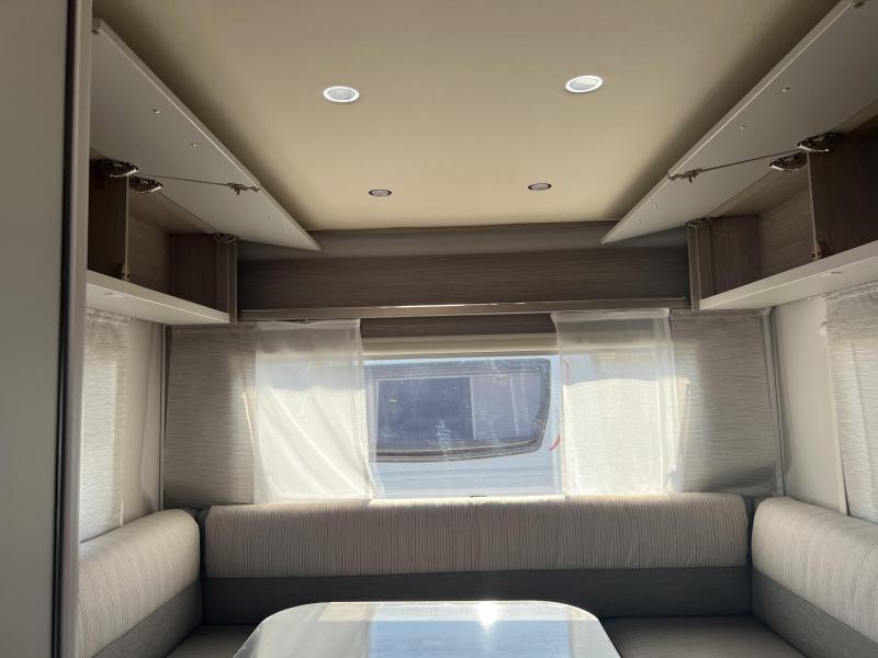 Bürstner Premio Plus 440 TK Met Isabella Ventura tent  foto: 3