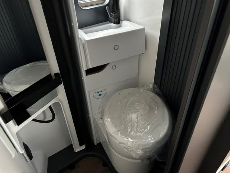 Knaus Boxlife 600ME Platinum Selection met hefdak  foto: 8