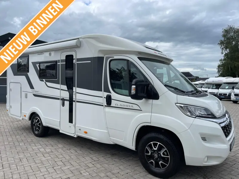 Bürstner Aviano I 739 Festbett