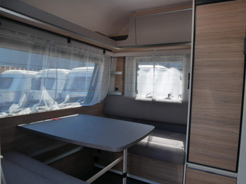 Dethleffs Nomad 460 EL GRATIS MOVER en AIRCO  foto: 2