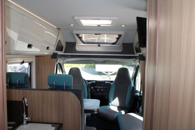 Sun Living S 75 SL by Adria 5 gordel plaatsen enkele bedden 67  foto: 43