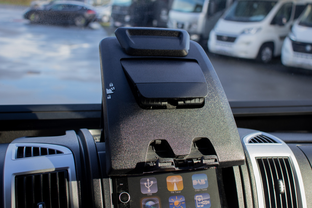 Karmann Davis 590 Skyroof foto: 53