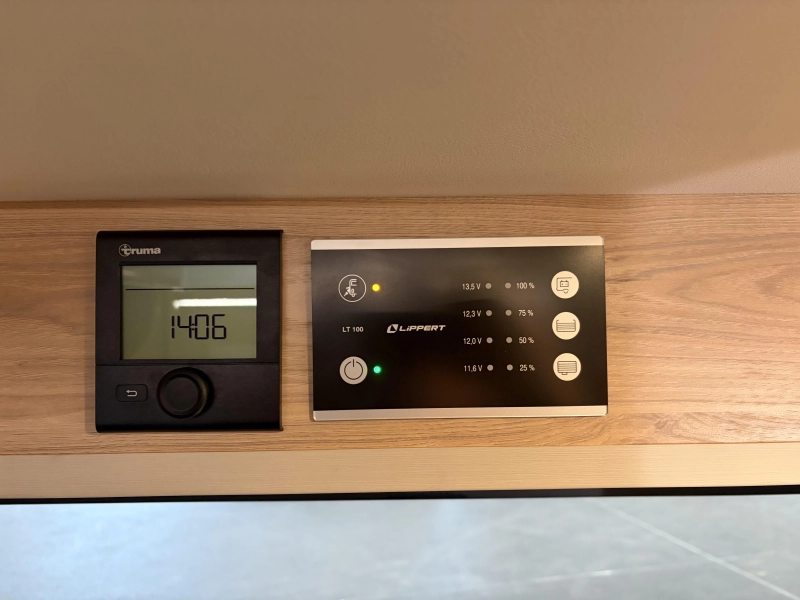Dethleffs Globetrail 640 ES automaat / lengtebed  foto: 14