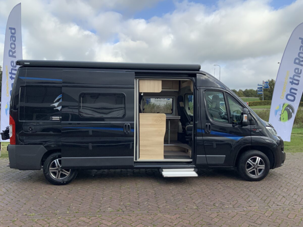 Knaus Boxstar Buscamper AUTOMAAT Dwars-bed, Motor-airco, Draaistoelen, Fietsendrager Busbiker, Bj.2017 Camper centrum on the road Marum foto: 3