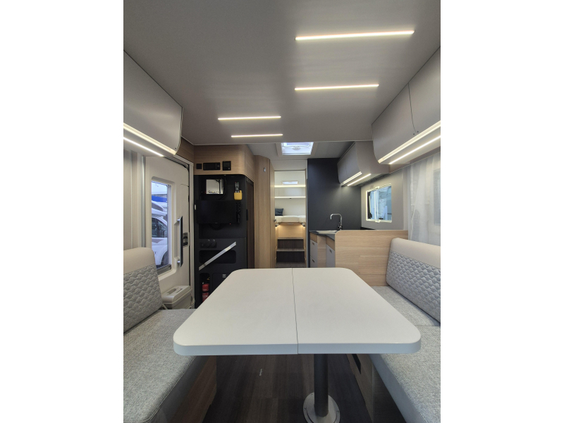 Adria Matrix 650 DL Face to face Foto: 8