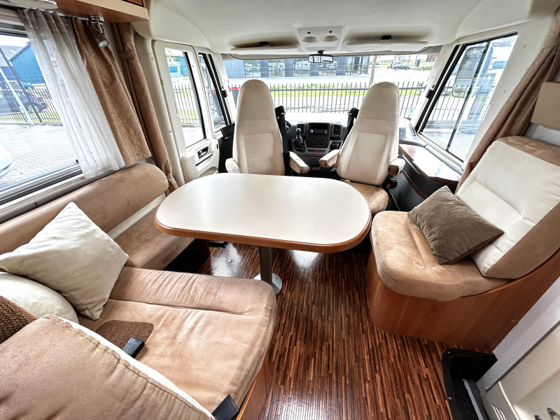 Hymer B614 CL Dwarsbed/Hefbed/160pk  foto: 9