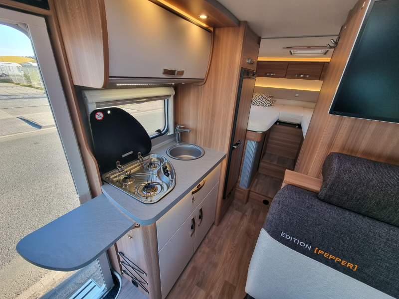 Weinsberg CaraCompact Pepper 600 MEG HPC Levelsysteem  foto: 17