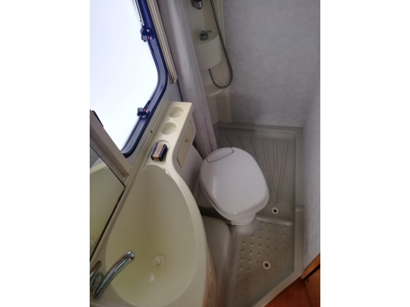 Adria Coral 573 DS met extra grote Sola  foto: 10