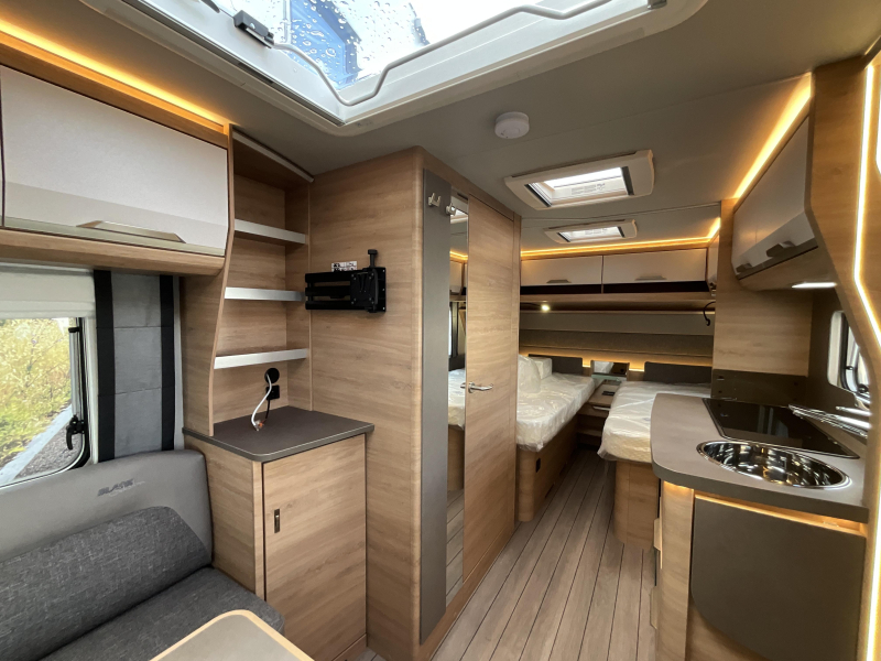 Knaus Sudwind Black Selection 460 EU ENKELE BEDDEN-VLOERVERW  foto: 7