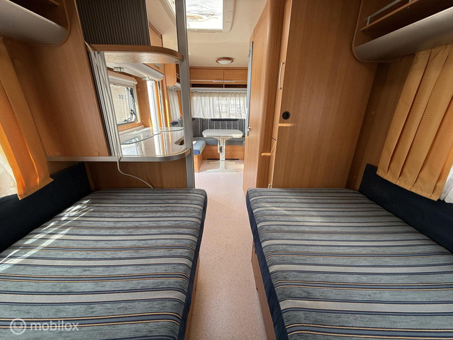 Wilk 490 S3 Enkele bedden voortent rondzit foto: 11