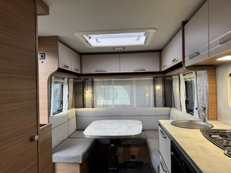 Knaus Sport 450 FU franz&ouml;sisches Bett Sackmarkise Foto: 14