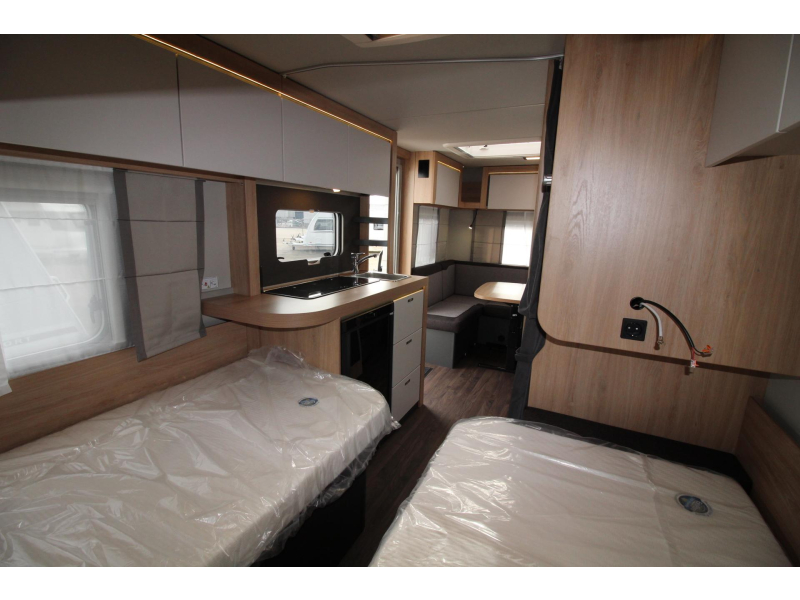 Knaus Sport 500 EU Einzelbetten & Rundsitzgruppe! Foto: 10