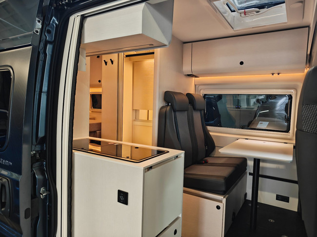 tourne mobil 6.4 Select 2.2 BlueHDI 180PK Automaat - ALL SEASON foto: 2