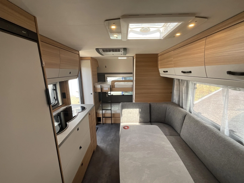 Dethleffs Summer Edition 560 FMK PRIMEUR-BUNK BED photo: 5