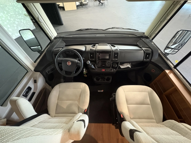Hymer Exsis-I 474 zonnepaneel / bearlock  foto: 6
