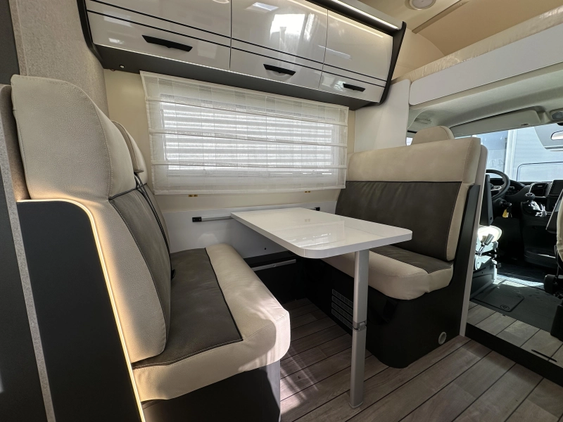 McLouis Glamys 320 8-Person Alcove 140HP photo: 12