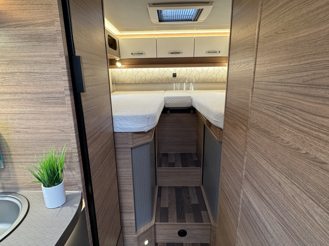 Weinsberg CaraCompact Pepper Edition 600 MEG 140 CV Autom&aacute;tico 9 velocidades Euro 6 Fiat Ducato 8 **Camas individuales/Portabicicletas/Sat&eacute;lite/Smart TV foto: 19