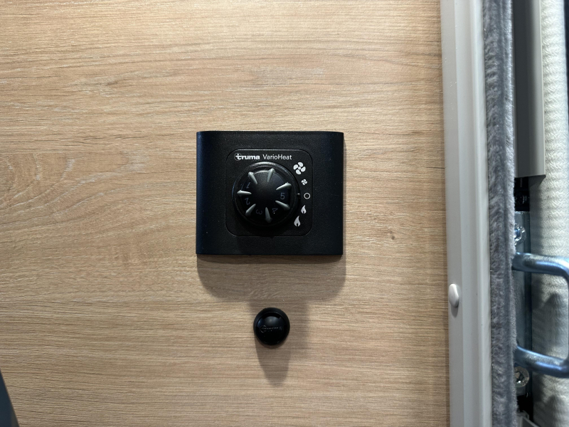 Knaus Sudwind 420 QD grote koelkast | A69  foto: 15