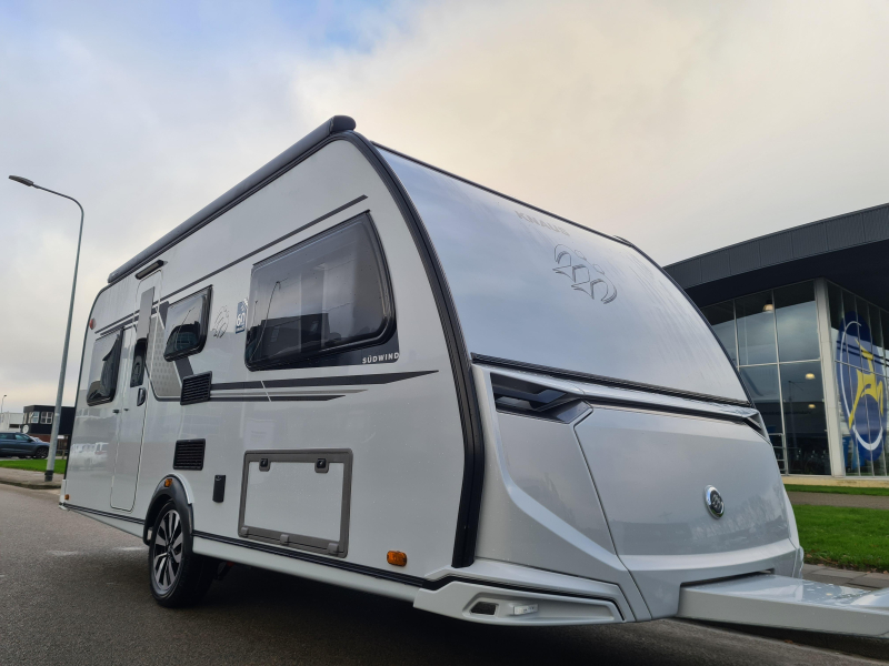 Knaus Sudwind 60 Years 500 EU Met luifel en vloerverw.  foto: 5