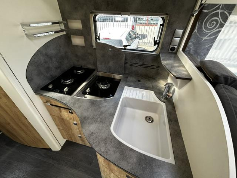 Frankia Platin 7900 GD V6 Autom 2xAirco Levelsys foto: 9