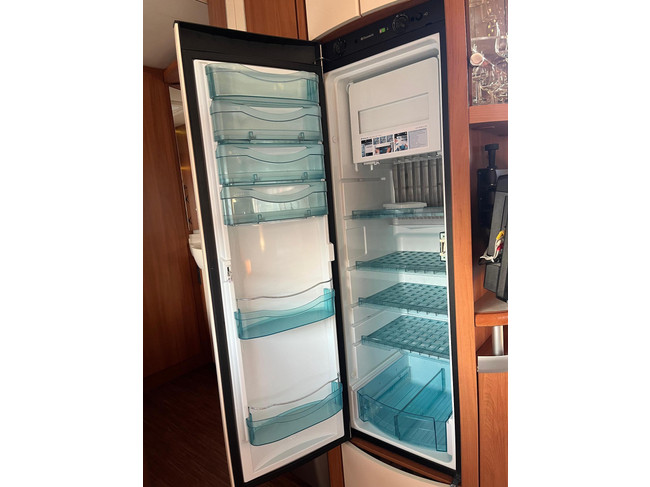 Hobby 540 UFE Excellent | Bankairco | Dakluifel | Vol automatische mover |  Fransbed | Douche | TV & Wii | Grote koelkast en kruidenkast foto: 13