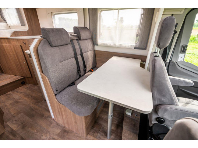 Carado T 338 Teilintegriert | Automatik | 2x Klimaanlage | Markise | R&uuml;ckfahrkamera Foto: 5