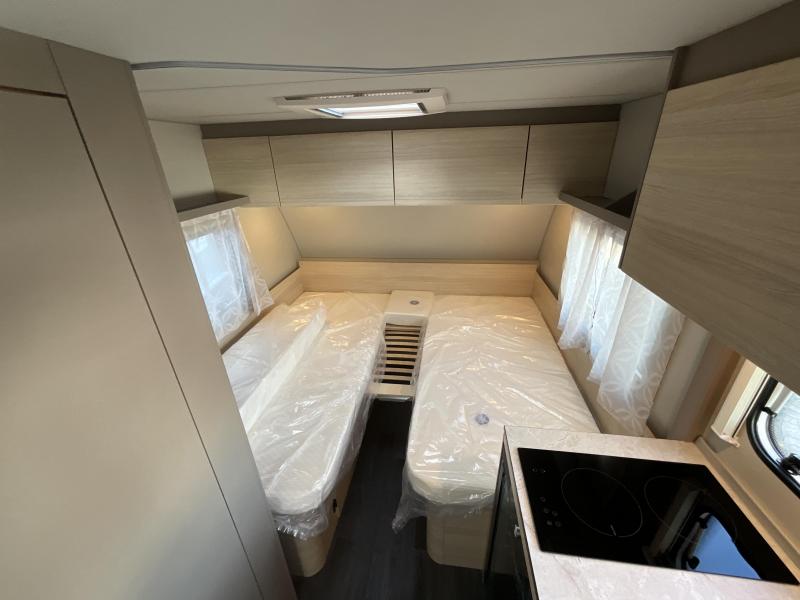 Weinsberg CaraCito 470 EU ENKELE BEDDEN-AIRCO 